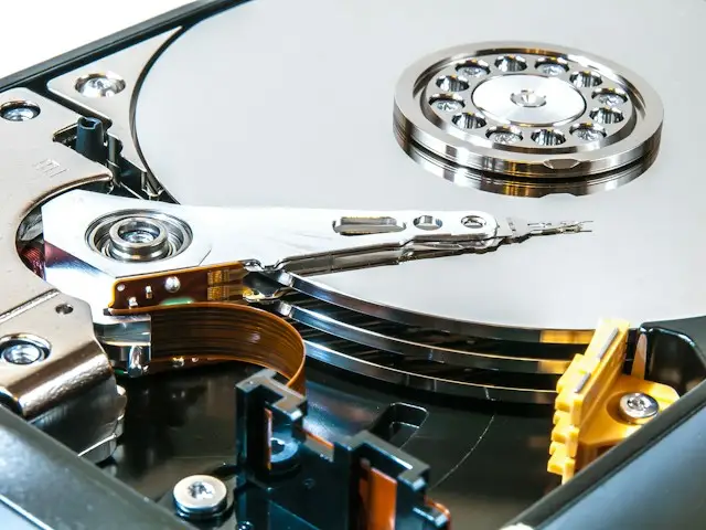 Что делать, если жесткий диск HDD начал издавать странный треск, писк или щелчки — советы инженера